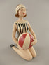 Badefrau mit Ball Figur aus Polystein H. 21cm