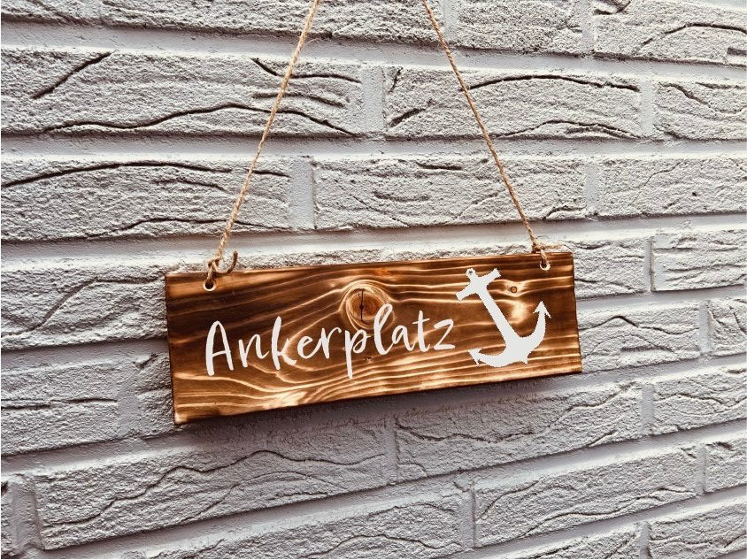 Holzschild „Ankerplatz“ mit Anker L. 31cm - MEER DEKO